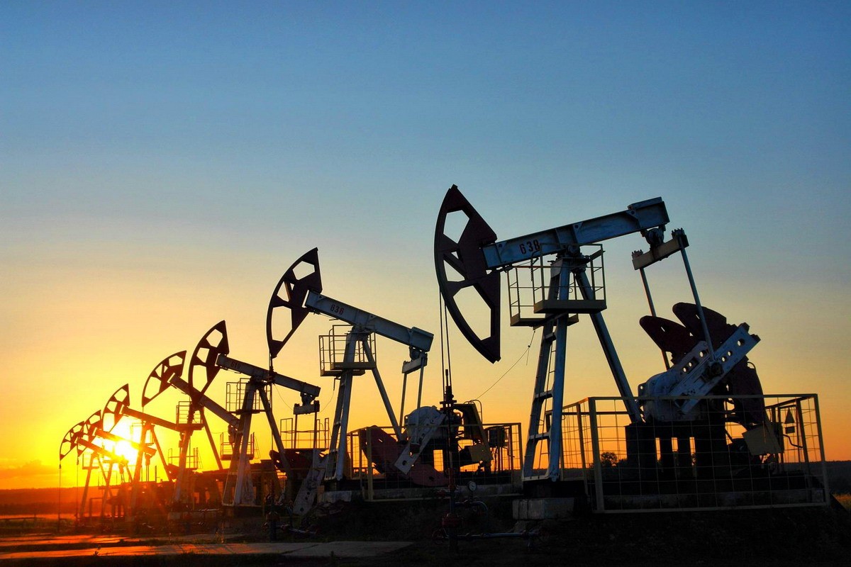 Цены на нефть неожиданно упали на 4%. Что произошло?